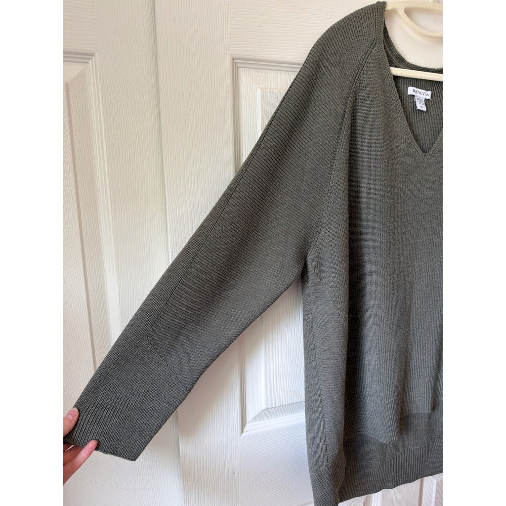 Athleta Hanover V-Neck Sweater Womens 1X Olive Green Merino Wool Blend High-Low - Picture 3 of 7